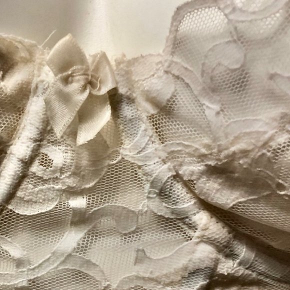 Victoria's Secret Vintage Women's Strapless Lace Bra - Picture 6 of 9